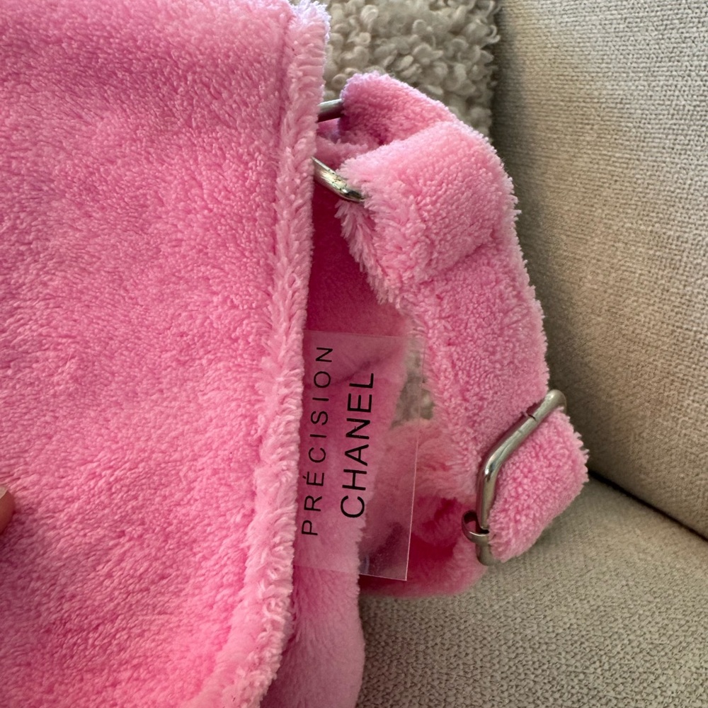 CHANEL Pink Crossbody Shoulder Bag | Beauty VIP Gift | Y2K Barbiecore - Picture 5 of 7